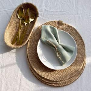 Napperons en rotin bambou durables faits à la main Design créatif pour les paramètres de table élégants pour les repas et les mariages - Product Image 1