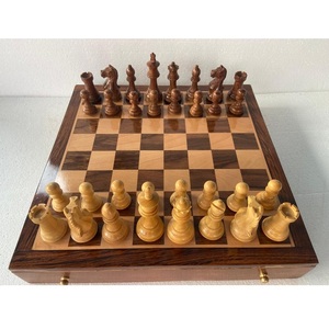 Juego de tablero de ajedrez de madera magnético portátil de estilo brillante con piezas de metal y relojes de silicona para niños - Product Image 1