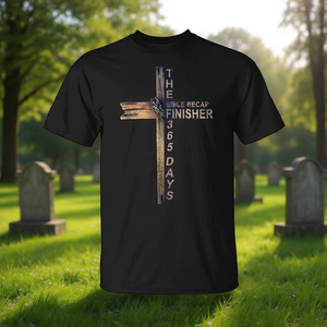 T-Shirt Religiosa '365 Giorni' con Croce, Riassunto della Bibbia, T-Shirt Promozionale per Chi Ha Concluso il Cammino - Product Image 3