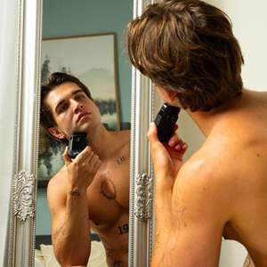 Afeitadora Eléctrica Inalámbrica para Hombre, Resistente al Agua IPX7, Afeitadora Rotativa de Doble Cuchilla USB, Recortadora de Barba Lavable, Cortadora de Pelo para Cara y Cuerpo - Product Image 2