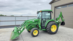 Tracteur John Deere 4066R d'occasion à bon prix avec pelle rétrocaveuse pour travaux agricoles et d'élevage, matériel agricole disponible - Product Image 3
