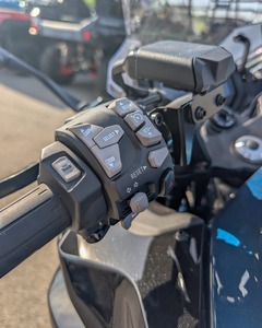 Motocicleta Deportiva de Turismo Premium 2026 de 1100cc - Product Image 3