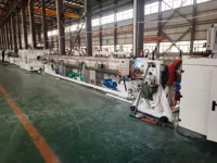 Machine d'extrusion de profilés de cadre de porte en WPC, ligne de fabrication de profilés en composite bois-plastique avec extrudeuse à double vis pour fenêtres et portes