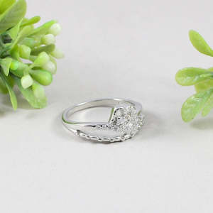 Anillo de Plata de Ley 925 romántico al por mayor con patrón geométrico de Zirconia cúbica y enchapado en rodio ajuste invisible incrustaciones de piedra cortada - Product Image 2