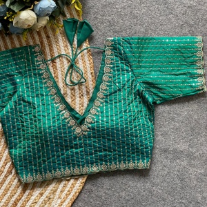 Chemisier moderne à col en V avec motif tissé et fil Zari Travail Mariages Logo brodé à la mode/Motif Décoration pailletée - Product Image 2