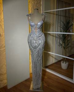 Vestido de Noche Formal Maxi Recto de Satén Vintage Glamuroso con Cuello Alto y Detalles de Pedrería, Ecológico y con Patrón Personalizable - Product Image 1