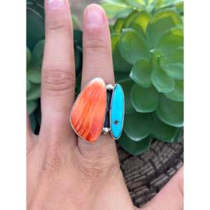 Bague Statement Russell Sam en Argent Sterling avec Turquoise et Huître Épineuse, Taille 5.75, Faite à la Main, Sertie en Bezel - Product Image 2