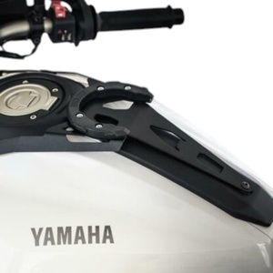 Kit di Montaggio Yamaha 1WSFTBAGAD00 per Borsa Serbatoio in Plastica MT-07 2014-2016 - Product Image 1