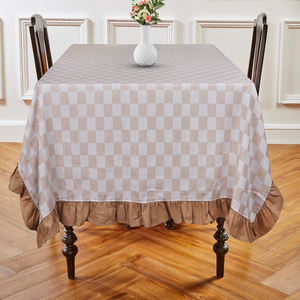 Ventas calientes en mantel tamaño personalizable estilo moderno rosa a cuadros borde con volantes producto textil para el hogar tejido a mano en la India - Product Image 1