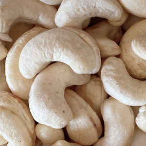 ถั่วเม็ดมะม่วงหิมพานต์แบบพรีเมียมขนาดตัดตามแบบ W240จากโรงงานซันติโกในเวียดนาม - Product Image 1