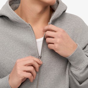 Vente en gros de sweats à capuche respirants sans ficelle pour hommes avec logo personnalisé design 345 g/m² - Product Image 2