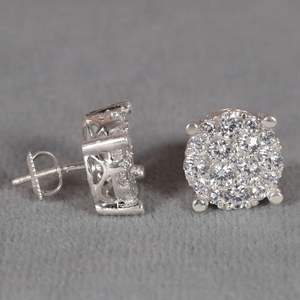 Boucles d'oreilles exquises serties de diamants cultivés en laboratoire en or blanc 14 carats avec une clarté VVS - Product Image 1