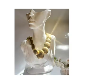 Elegante Collar de Latón para Mujer, Joyería Pulida Hecha a Mano, Estilo Moderno y Simple para Uso Diario, Cadena Ligera con Colgante, Regalo Elegante - Product Image 3