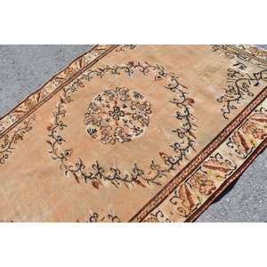 Alfombra turca Vintage Beige Marrón 5,5X8 pies Estilo clásico Tabriz Patrón rectangular de área grande para uso en sala de estar o dormitorio - Product Image 5