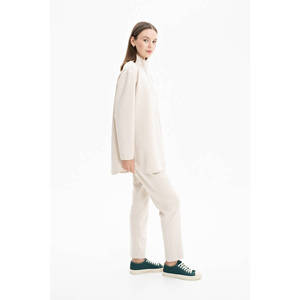 Sudadera de Punto con Cuello Alto Beige para Mujer - Product Image 2