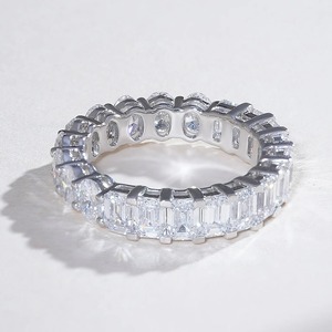 แหวนเพชรทรงมรกตและทรงรีแบบ Eternity Band ทองคำขาว/โรสโกลด์/เหลือง 18K แหวนเพชรเต็มวงแบบ Eternity  เพชรเพาะเลี้ยงสำหรับเจ้าสาว - Product Image 1