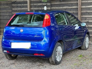 FIAT GRANDE PUNTO 1.4 ELEGANZA 5 portes d'occasion, conduite à gauche/droite - Product Image 3