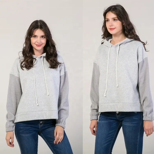 Sweat-shirt à capuche gris décontracté pour femme, coupe épaules tombantes, idéal pour l'automne et les activités de plein air - Product Image 5