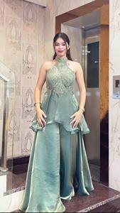 Ensemble Sharara 2 pièces ethnique vert en satin de soie perlé, court, sans manches, col licou, brodé, pour femme, pour fêtes et mariages - Product Image 2