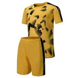 Uniforme de football sport personnalisé short en jersey confortable impression d'entraînement par sublimation broderie tissé uniforme de football - Product Image 4