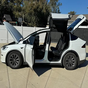 SUV eléctrico de lujo modelo 2024 de 5 puertas con tracción total de doble motor, amplio alcance de conducción y sistema de puertas automáticas. - Product Image 3