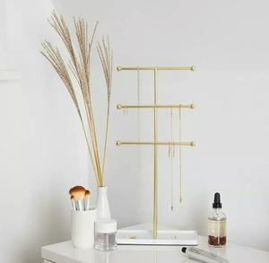 Présentoir fait main en laiton avec fini plaqué or parfait pour les accessoires de bijoux de table élégants - Product Image 4