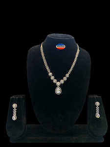 Ensemble de colliers de mode du fabricant indien Bijoux de mariage de style AD pour femmes - Product Image 2