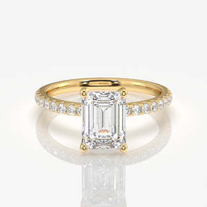 แหวนทอง 18K ประดับเพชรโมอิสซาไนต์ทรงเหลี่ยมมรกต ดีไซน์หรูหราและสง่างาม - Product Image 1
