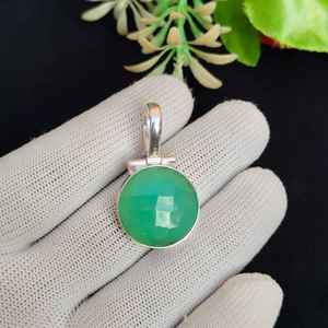 Pendentif en calcédoine bleue en argent Sterling 925 bijoux en pierres précieuses faits à la main pendentif en pierre naturelle cadeau pour elle - Product Image 1