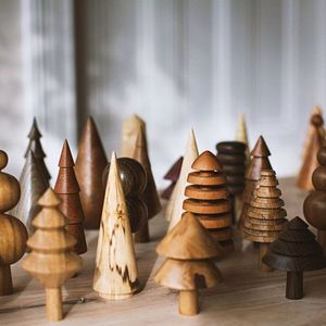 Último diseño Ecológico Árbol de Navidad de madera maciza para decoración de festivales Hecho a mano Tamaño personalizado a precio - Product Image 1