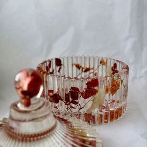 Pot en résine de cristal avec couvercle, décoration minimaliste créative et bon marché pour salon et hôtel, style dessert, par le fabricant - Product Image 1