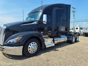 Camión Volquete Usado T680 Paccar Negro 8X4 2025 con Transmisión Automática, Motor Diésel y Estándar de Emisiones Euro 6 Trasero - Product Image 6