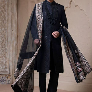 2025 @ Robe Sherwani bleu marine élégante personnalisée pour homme, pantalon et étole en filet avec perles de verre en cristal ornées, Dabka, travail de la pierre - Product Image 1