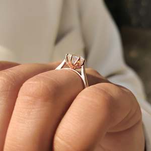 แหวนเพชรทรงโปรตุเกสแบบโซลิแทร์ - Product Image 6