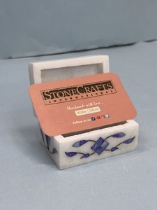 Boîte à bijoux en marbre bleu moderne avec motif floral et forme carrée | Solution de stockage et de cadeau élégante en gros - Product Image 2