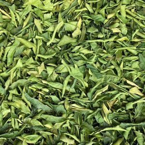 Feuilles de kaffir lime séchées, ingrédient naturel d'agrumes, idéal pour les restaurants, les fabricants d'épices et les assaisonnements culinaires, fabriqué au Vietnam. - Product Image 1