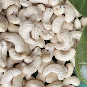 Offre Spéciale prix des noix de cajou W180 Qualité commerciale Santigo Vietnam Usine Marque privée Emballage disponible - Product Image 1