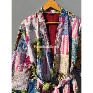 Venta al por mayor Unisex Algodón Acolchado Kantha Chaqueta Surtido Patchwork Mano Stitch Kimono Estilo Mujer Abrigo de Invierno - Product Image 3