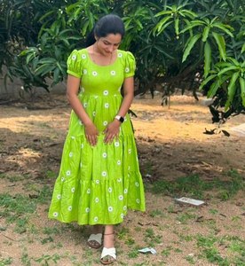 ชุดเดรสผ้าคอตตอนพิมพ์ลาย Georgette สำหรับผู้หญิงชุดเดรสชิ้นเดียวแขนแฟนซีผ้าไหมสไตล์อินเดียสำหรับงานแต่งงานสำหรับผู้ใหญ่ - Product Image 2