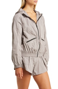 เสื้อแจ็คเก็ตกันลมสำหรับผู้หญิง สีดำ แบบโค้ช กันน้ำ ระบายอากาศ ดีไซน์ปักและทอ ซับในไนลอน สีปรับแต่งได้ - Product Image 3