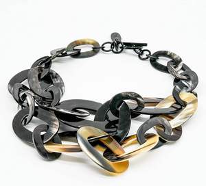 Collier pendentif en corne sculptée à la main pour un look rustique élégant avec un pendentif géométrique audacieux Au prix le plus bas Par HF CRAFTS - Product Image 3