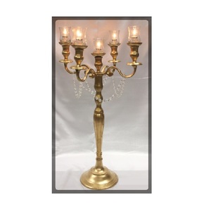 Candélabre à cinq bras en métal doré Décoration d'éclairage Bougeoir fait à la main plaqué or pour entrée et centre de table de fête - Product Image 2