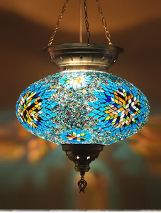 Superbe lampe à suspension marocaine en mosaïque turque, grand globe ovale en verre bleu et multicolore, à prix de gros. - Product Image 1