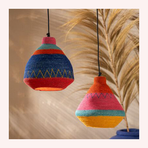 Luminaire haut de gamme tissé à la main en rotin, jute et jonc de mer pour des intérieurs doux et ambiants - Product Image 2