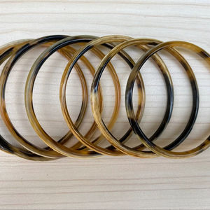 Brazaletes de Cuerno de Búfalo Natural, Joyería Artesanal de Cuerno de Búfalo - Product Image 1