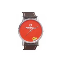 Montre-bracelet en métal classique la plus demandée pour hommes avec aiguilles lumineuses ou mouvement à quartz durable disponible en vente depuis l'Inde