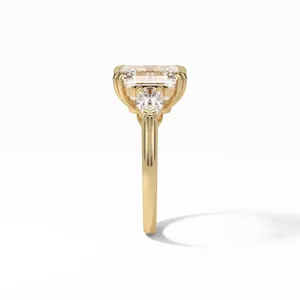 Nueva moda, joyería fina, anillo de compromiso de moissanita de corte esmeralda chapado en oro para mujer, precio al por mayor disponible, promesas de boda - Product Image 5