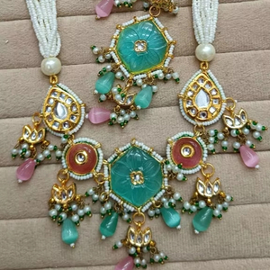 Kundan meena ชุดเครื่องประดับสำหรับผู้หญิงและเด็กผู้หญิงสร้อยคอหลายสีต่างหูสร้อยคอโชกเกอร์ยาวสำหรับงานปาร์ตี้และของขวัญ - Product Image 3