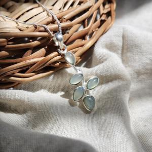 Pendentif en argent feuille de calcédoine Aqua Pendentif en pierre précieuse en argent élégant meilleur cadeau pour elle - Product Image 1