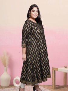 Anarkali kurta en coton noir à imprimé doré, tissu doux et confortable, tenue élégante et festive, style pour femmes, look indien et traditionnel - Product Image 4